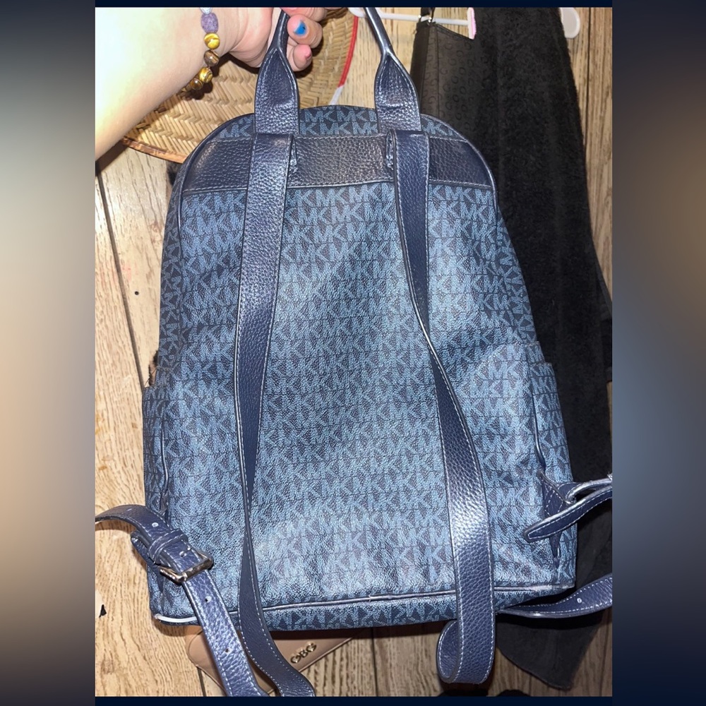 Michael kors abbey large signature print backpack
